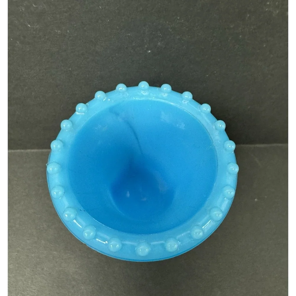 VTG Vogue Mercantile NYC Blue Opaque Milk Glass Slag Agate  Vase Urn Small‎